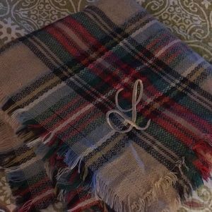 Soft plaid L monogram shawl wrap